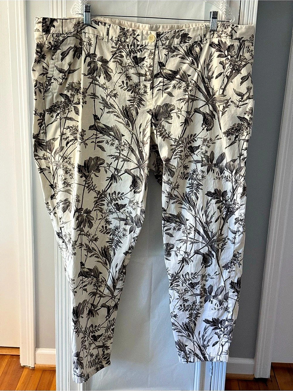 Talbots The Weekender Cream Chino Ankle Pants with Gray Floral Size 22W